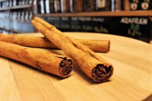 tres ramas de Canela de Ceilan o Canela verdadera