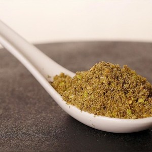 za'atar verde en una cuchara